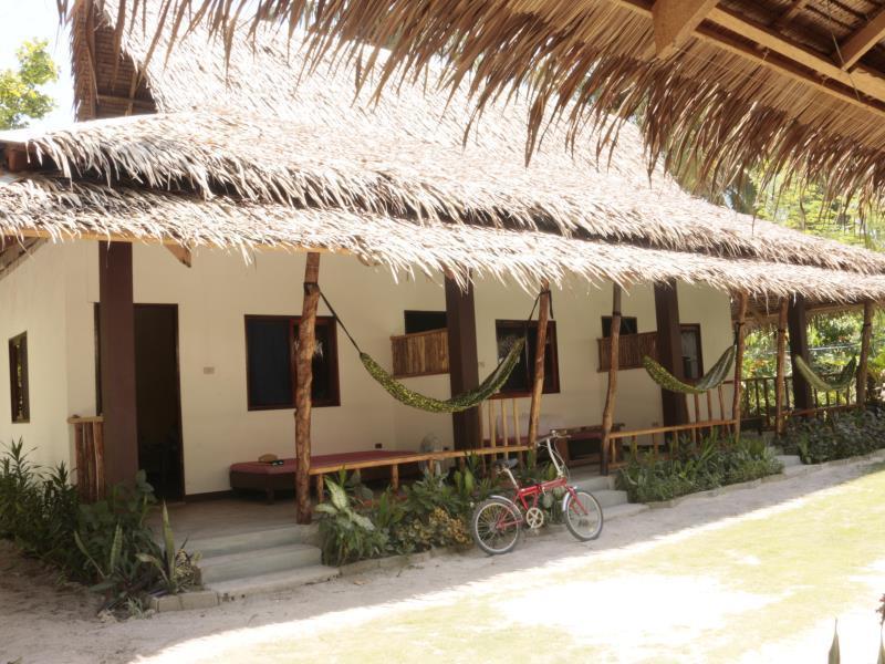 Pesangan Surfcamp Hotel Siargao Ngoại thất bức ảnh